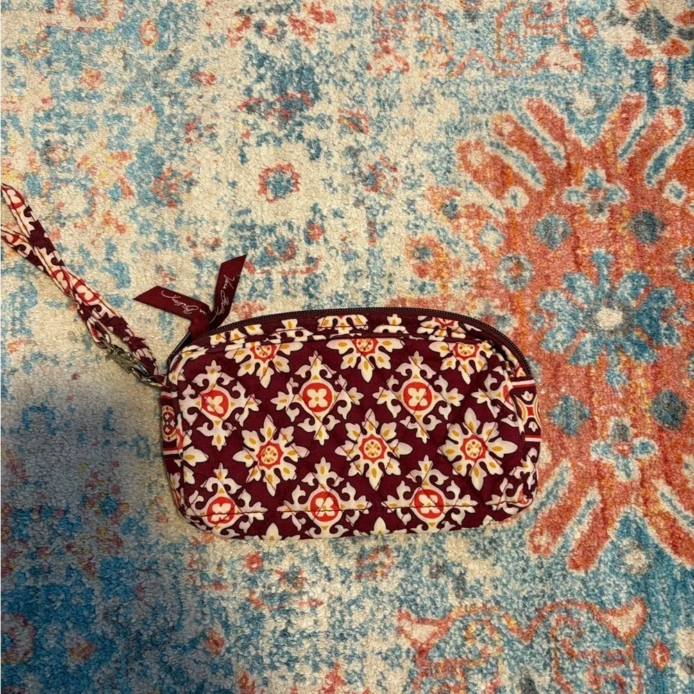 Vera Bradley red print small zip wallet/wristlet medallion print